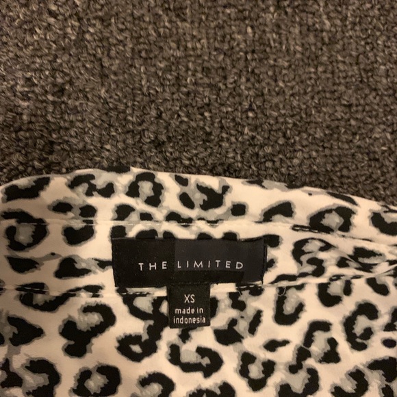 Grey and White Cheetah Button Up - Picture 3 of 8